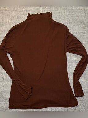 Women’s Brown Mock Neck Long-Sleeve Tee with Lettuce Trim